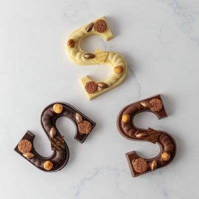 massieve chocolade letter s sinterklaas melk 36 procent met versiering