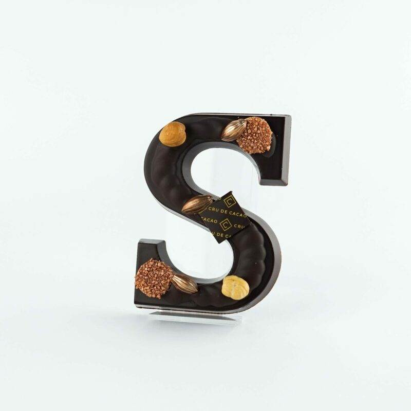 massieve chocolade letter s sinterklaas puur 60 procent met versiering